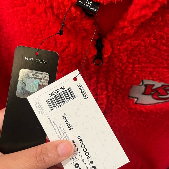 Kansas City Chiefs adults onesie- Red size medium. New with tags - Picture 2 of 5